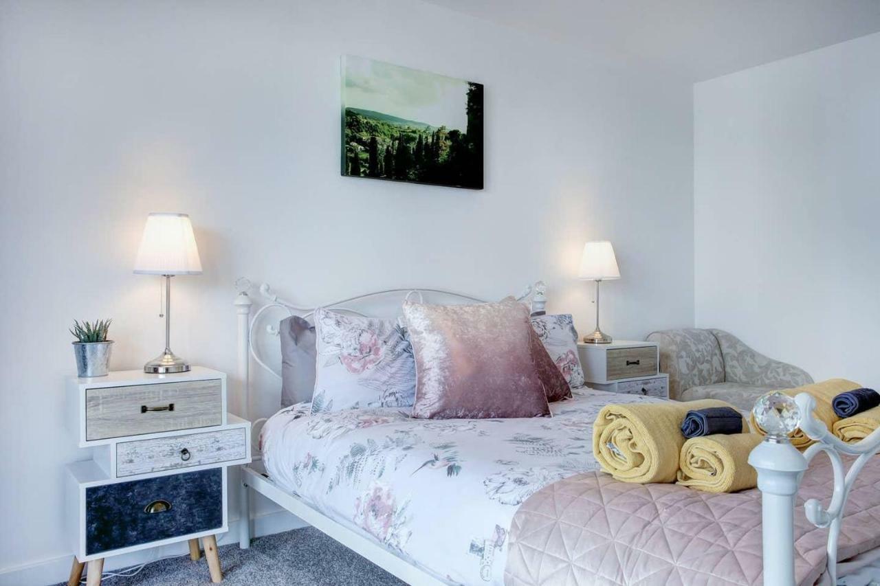 Newly Renovated Riverside Flat W/ Private Balcony Norwich Extérieur photo